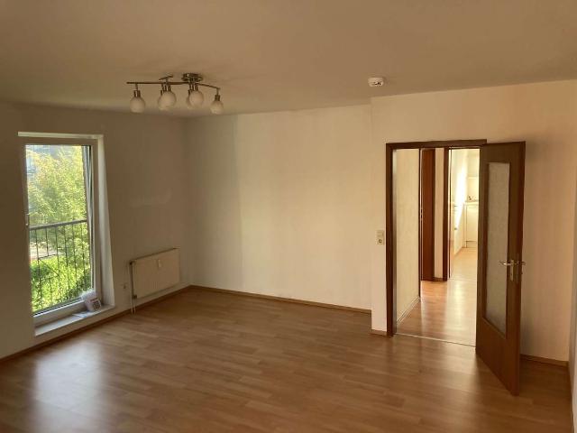 Schicke 2 Zi. Whg. mit Einbauküche,Südwestbalkon ins Grüne zu verkaufen