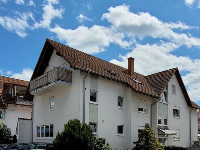 Schicke 2 Zimmer DG Wohnung