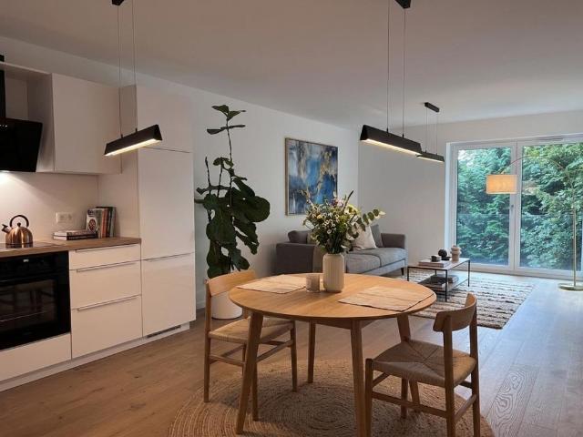 Schicke 2 ZKB Wohnung mit Loggia, Fahrstuhl & Tiefgaragenstellplatz im Herzen von Gütersloh