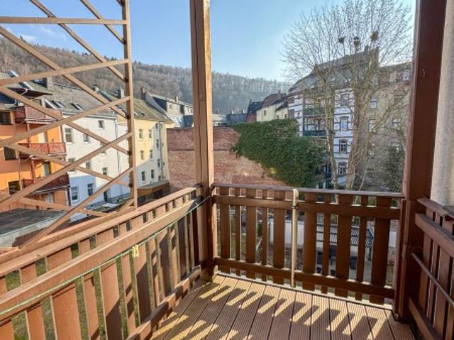 Schicke 3 Raum Wohnung mit Balkon im Herzen von Aue