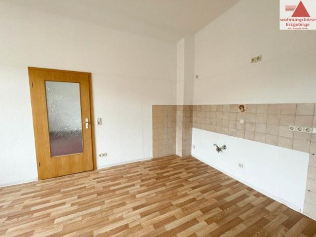 Schicke 3 Raum Wohnung mit neuen Böden in Antonsthal