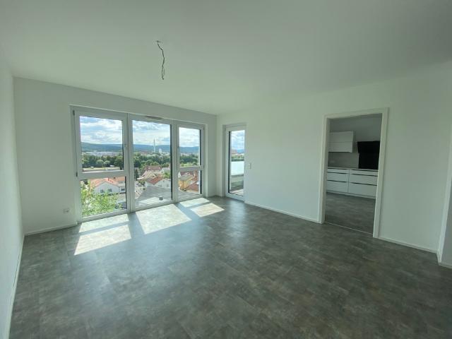 Schicke 3 Zi. Wohnung mit Einbauküche, Balkon und Terrasse!