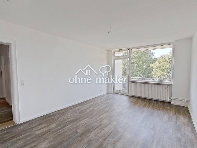 Schicke 3 Zimmer Wohnung mit BALKON und EINBAUKÜCHE