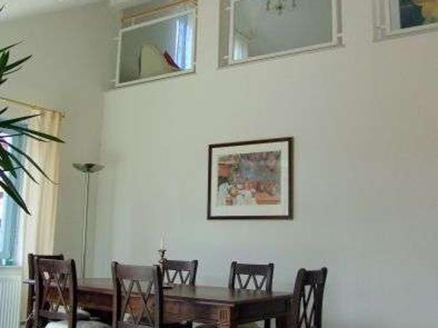 Schicke 4½ Zimmer DG Whg. mit Galerie auf zwei Ebenen, 2 Balkone, inkl. TG ruhige Lage