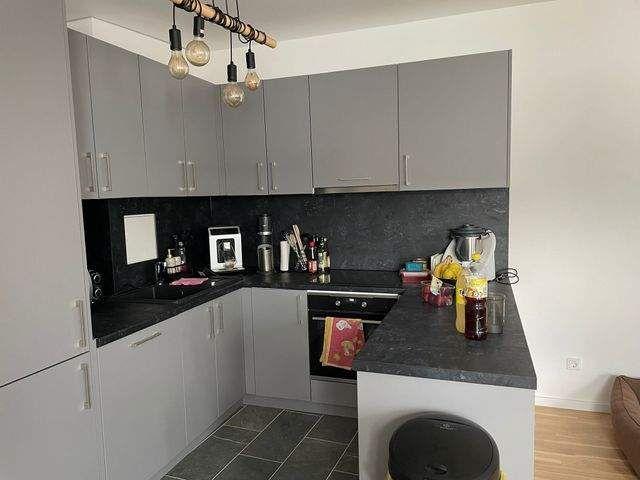Schicke 4 Zimmerwohnung mit Parkett, Einbauküche, Balkon u. guter Energieeffizienz