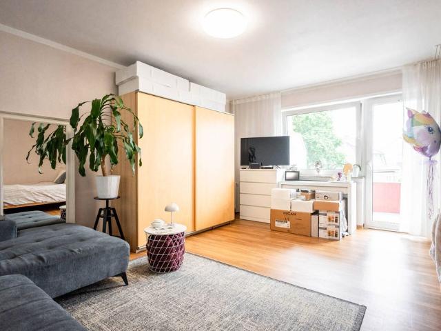 Schickes Appartement mit Balkon, Einbauküche und PKW Stellplatz in schöner Lage von Bielefeld Heepen
