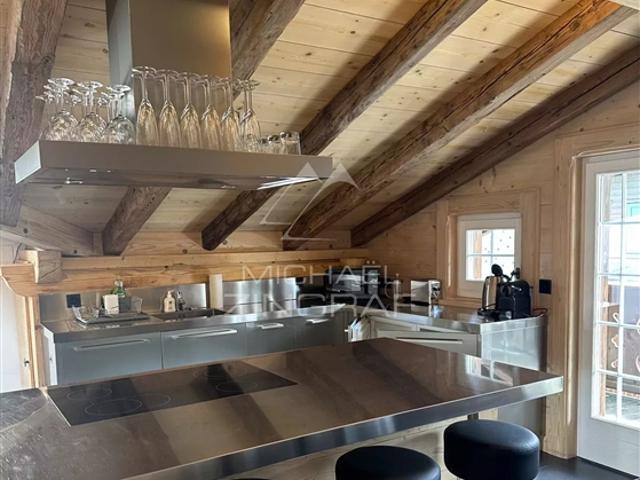 Schickes Dachgeschossapartment in der Nähe des Zentrums von Gstaad