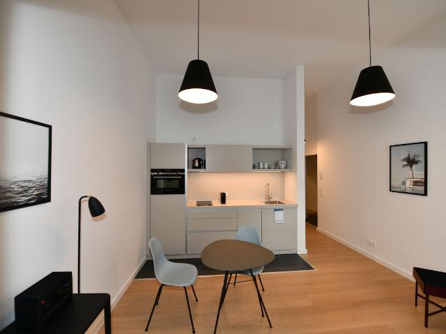 Schickes Design Apartment im begehrten Lindenthal – zeitwohnen.de