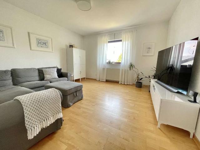 Schickes, freistehendes Einfamilienhaus mit ELW.