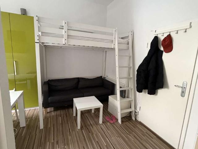 Schickes kleines möbliertes Appartement mit Pantryküche