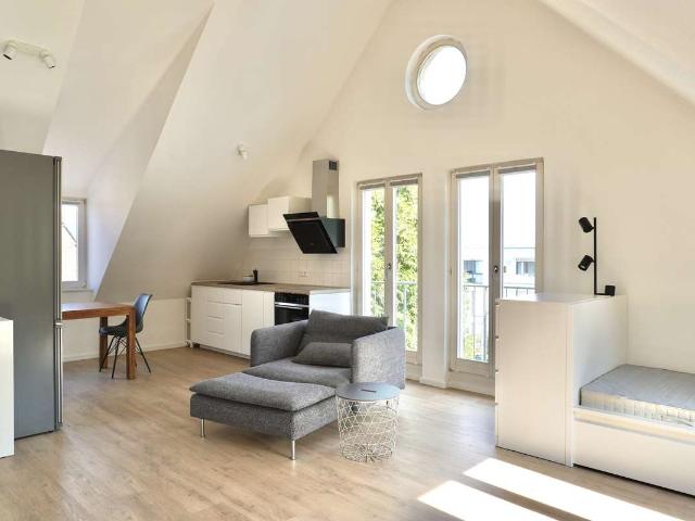 Schickes, möbliertes DG Apartment in Baden Baden Steinbach, EBK, Blk, Tgl Bad mit Wanne, TG Platz
