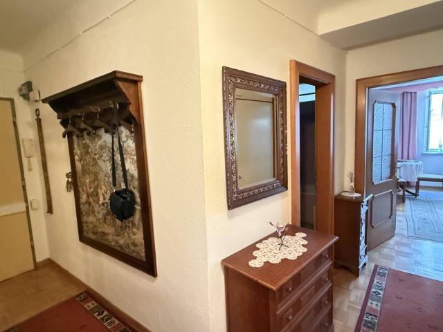 Schickes STUDIO Ein Zimmer Wohnung mit Schlafnische und separater Küche *nahe der U3 Station!