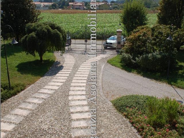Schiera di testa in affitto ad Asolo