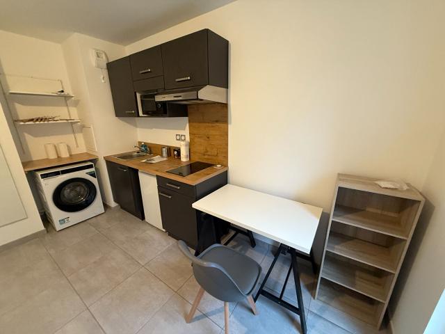 Schiltigheim: Studio Récent Avec Jardin