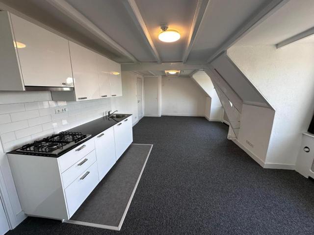 Schitterende studio met keuken en badkamer