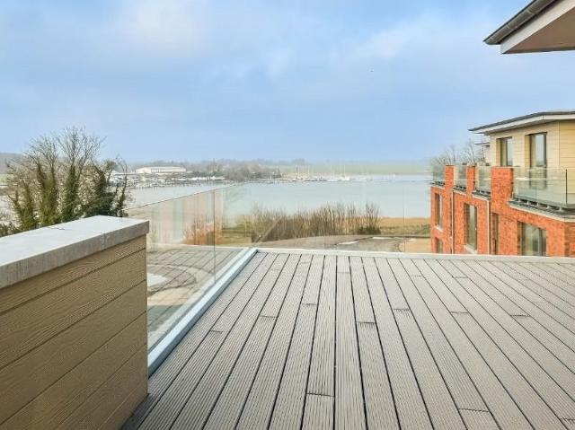 Wohnen in der ersten Reihe am Wasser: SchleiGlück! Ihr Ankerplatz an der Schlei