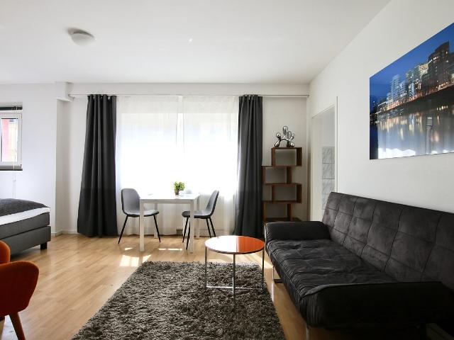 Schlicht aber Modern: Apartment im Herzen von Köln – zeitwohnen.de