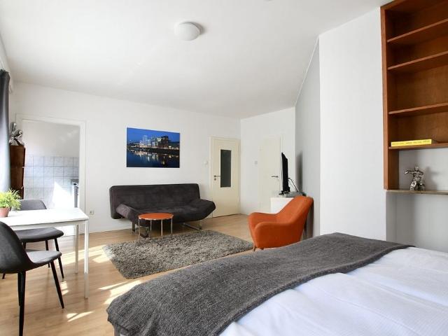 Schlicht aber Modern: Apartment im Herzen von Köln