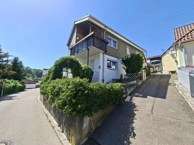 Schlossblick garantiert! Einfamilienhaus mit Garage in ländlicher Lage