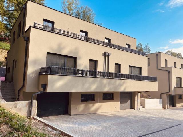 Schlüsselfertig Erstbezug mit Garten, Keller, Garage & 2 Stellplätzen