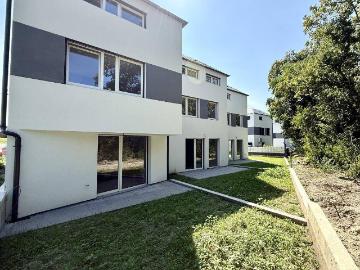 SCHLÜSSELFERTIG! TRAUMHAFTE 4 ZIMMER REIHENHÄUSER MIT EIGENGÄRTEN UND PKW STELLPLÄTZEN IN FISCHAMEND!