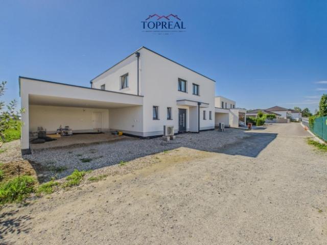 Schlüsselfertige Neubau Doppelhaushälfte im Erstbezug mit Eigengarten & Doppelcarport TOP2