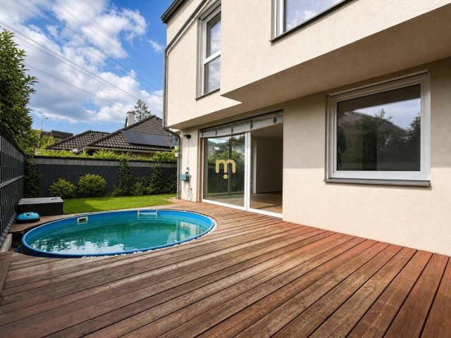 Schlüsselfertiges Endreihenhaus mit Pool, Sauna & Dachterrasse – modernes Wohnen in Bestlage
