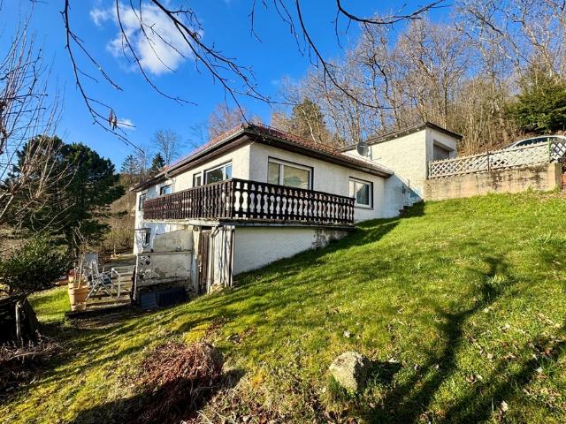Schmitten Niederreifenberg: Freistehendes Einfamilienhaus in Blicklage!