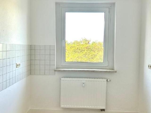 Schmucke Dreiraumwohnung mit Balkon in Weida!