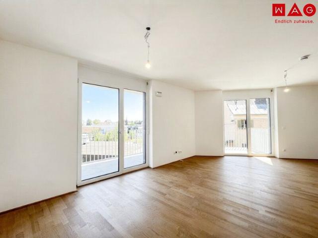 Schmucke Familienwohnung mit großem Balkon in den Innenhof!