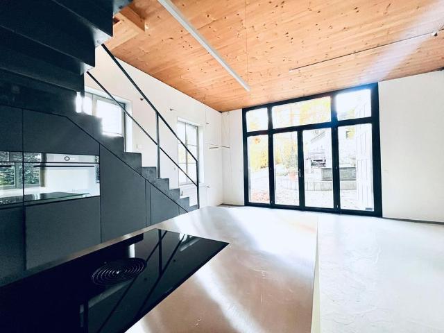 Schmuckes Atelierhaus in der Fabrik am Rotbach zu vermieten