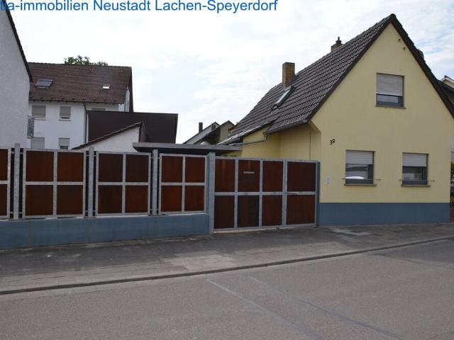 Schmuckes, saniertes Einfamilienhaus in guter Lage
