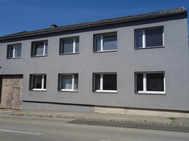 Schnäppchen! Geräumiges Reihenhaus mit Garage, Stadel und gemeinschaftlichen Garten/Hof Provisionsfrei