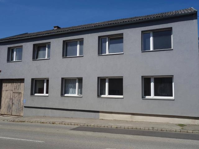 Schnäppchen! Geräumiges Reihenhaus mit Garage, Stadel und gemeinschaftlichen Garten/Hof Provisionsfrei