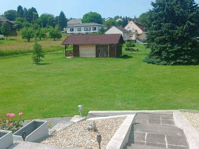 SCHNÄPPCHEN in BGL Kemeten: Top saniertes, zentral gelegenes 2 Familienwohnhaus mit Garage und großen Garten!