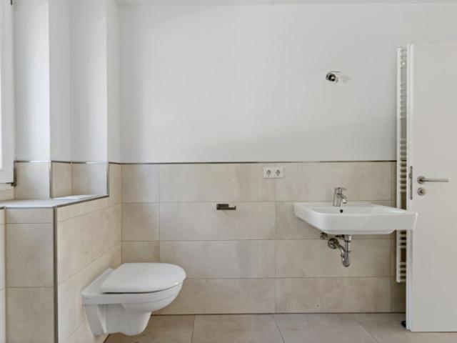 Schnell sein lohnt sich modern sanierte 2 Zimmerwohnung mit Balkon und Fußbodenheizung