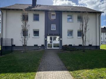 Schnell sein lohnt sich: Renovierte 3,5 Zimmer im Erdgeschoss mit Balkon