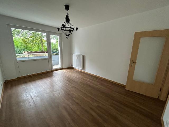 Schnell sein und Nachmieter werden! Helle 3 Zimmer Wohnung im Erdgeschoss mit Balkon!