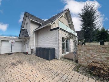 Schnell verfügbar: Ihr neues Zuhause in Düsseldorf Modernes EFH mit Garage und Wintergarten