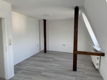 Schnuckelige 3 Zimmer Wohnung in zentraler Lage von Burg !