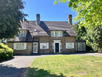 School Close, High Wycombe HP11, 4 bed detached house to rent, £3,000 pcm | PrimeLocation