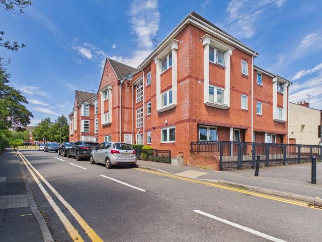 School Close, Northfield, Birmingham, West Midlands B31, 1 bed flat to rent, £825 pcm | PrimeLocation