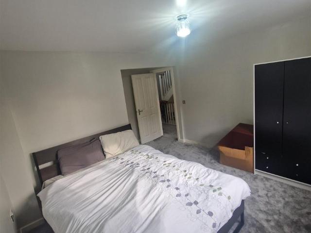 School Avenue, Basildon SS15, 5 bed terraced house to rent, £2,350 pcm | PrimeLocation