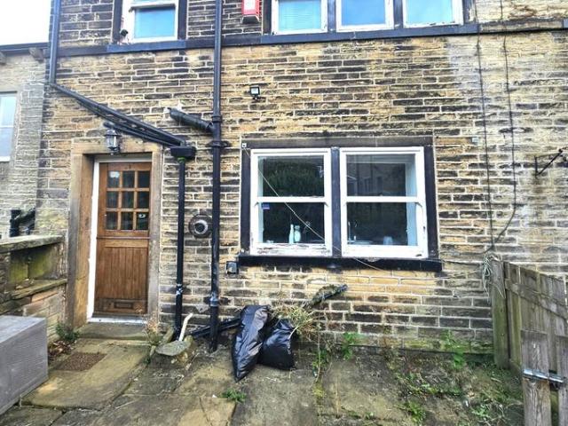 School Green, Thornton, Bradford BD13, 1 bed terraced house to rent, £650 pcm | PrimeLocation