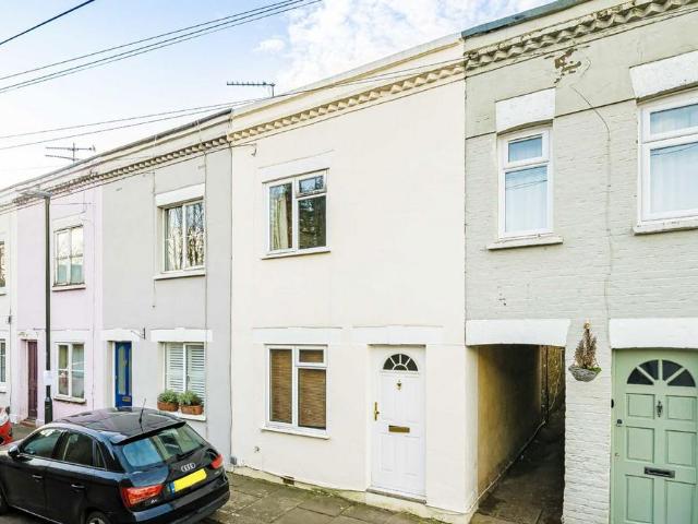 School House Lane, London, TW11 9DP, United Kingdom | 2 bed house for rent #138147835 | Rentberry
