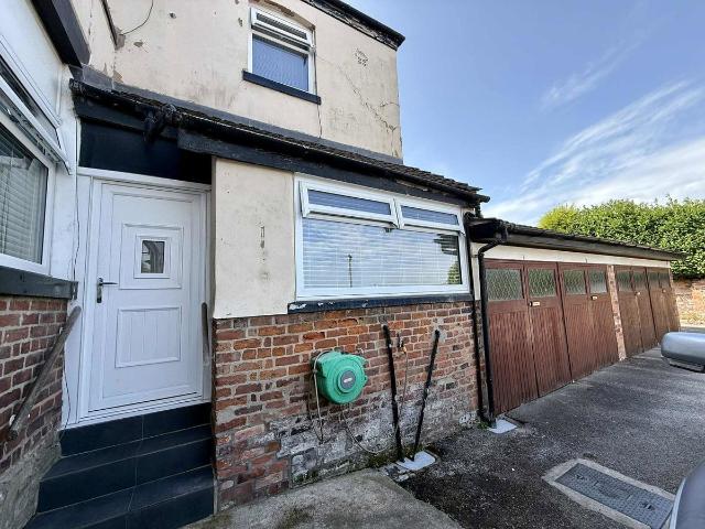 School Lane, Upholland, Skelmersdale WN8, 1 bed flat to rent, £600 pcm | PrimeLocation