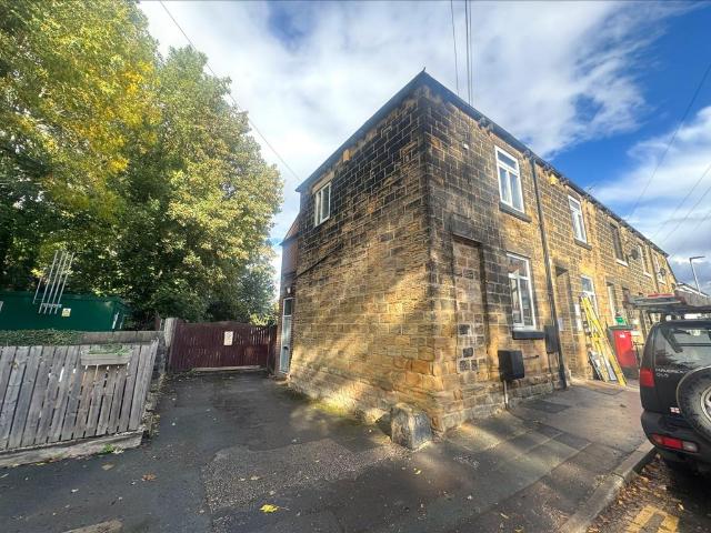 School Lane, Walton, Wakefield, WF2 2 bed flat to rent £895 pcm £207 pw