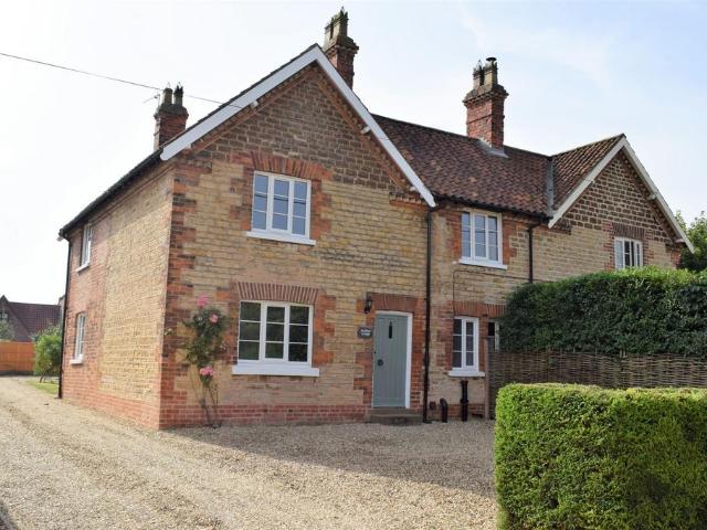 School Lane, Appleby, DN15 3 bed semi detached house to rent £1,100 pcm £254 pw