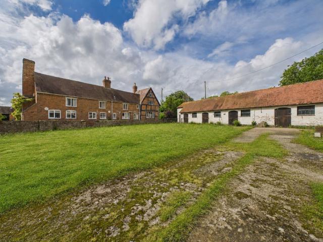 School Lane, Forthampton, Gloucester, Gloucestershire GL19, 4 bed farmhouse to rent, £2,750 pcm | PrimeLocation