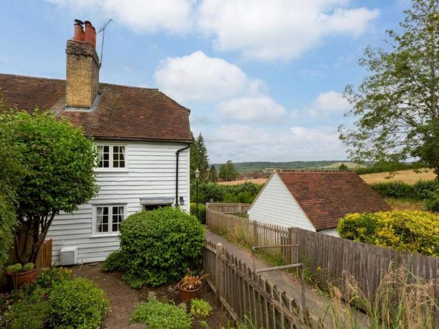 School Lane, Seal TN15 0BQ 2 bed cottage to rent £1,500 pcm £346 pw